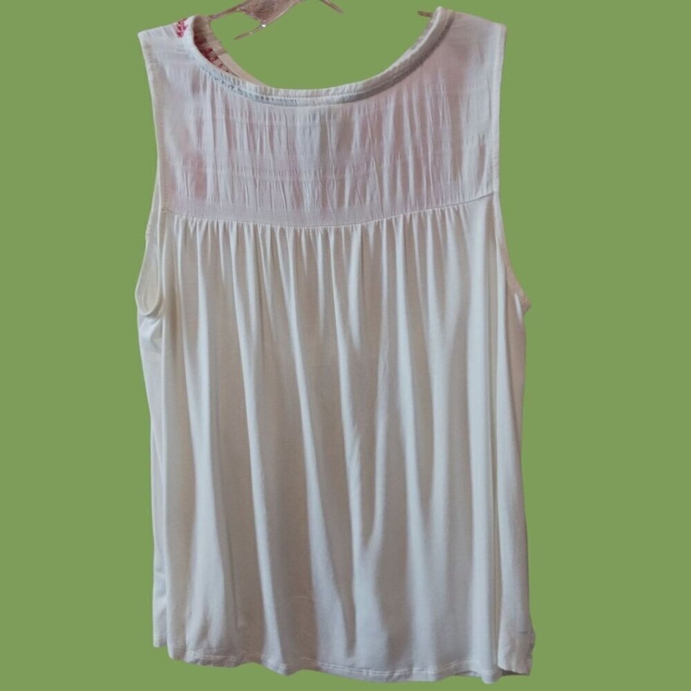 Knox Rose Womens Sleeveless White Top With Red Floral Embroidery Small - Picture 3 of 12